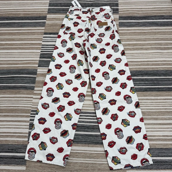 Wrangler Barrel 652 High Rise Jeans Read My Lips Lip Print Cotton Size 24 x 31 - Picture 5 of 14